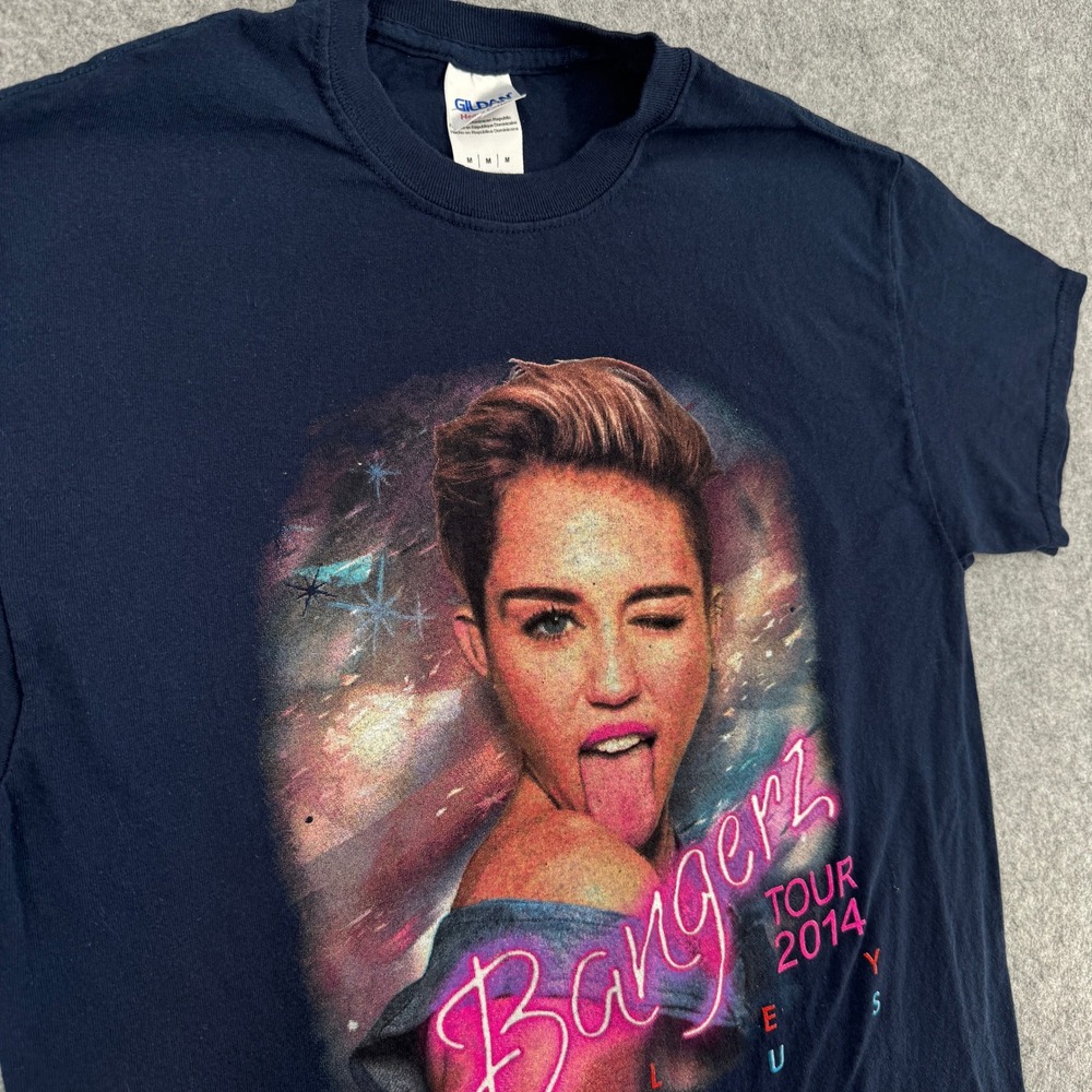 Miley Cyrus T-Shirt Women M Bangerz Tour 2014 Navy Blue Graphic Gildan EUC